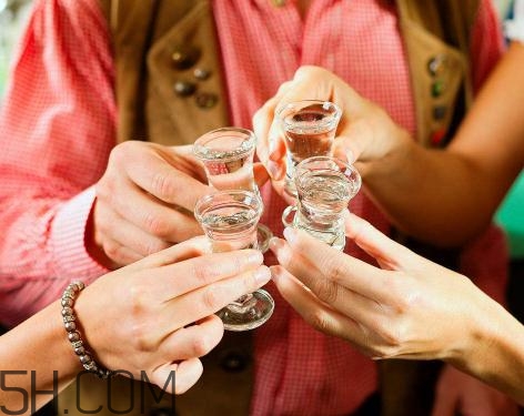 身上有傷口能喝酒嗎？喝酒會影響傷口愈合嗎？