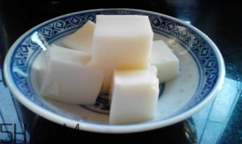 喝純牛奶喝多少合適？牛奶凍怎么做好吃？
