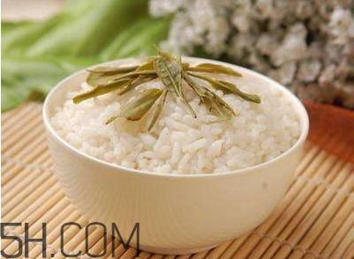 茶葉水煮飯有什么好處？茶葉水怎么煮飯