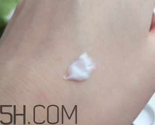 蘭蔻新塑顏修護眼霜產品評測_使用方法