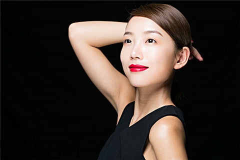 隆胸是用什么材料？隆胸是從哪里切口？