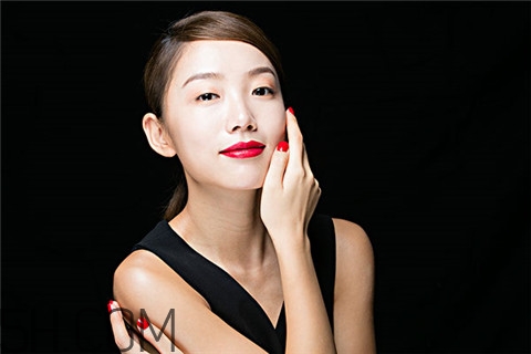 隆胸是用什么材料？隆胸是從哪里切口？