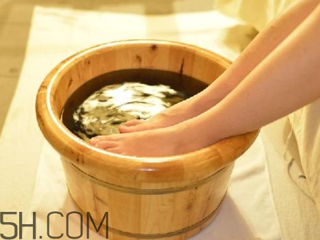 關(guān)節(jié)炎能泡溫泉嗎？關(guān)節(jié)炎能用熱水泡嗎？