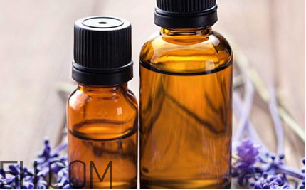 油性發(fā)質(zhì)能用精油護發(fā)嗎？薰衣草精油能預(yù)防頭發(fā)分叉嗎？