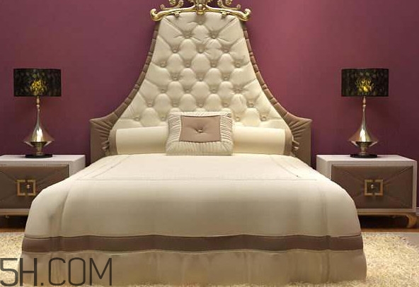 睡覺是硬床好還是軟床好？睡什么床最好？