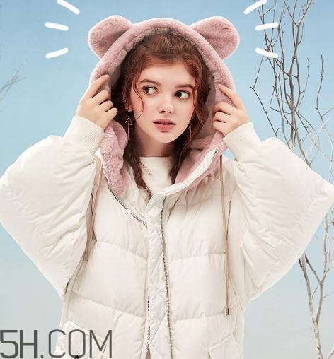 白色羽絨服發(fā)黃怎么洗白？白色羽絨服染色怎么能去掉？