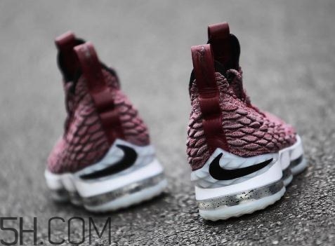 nike lebron 15 wine紅酒配色發(fā)售時間_多少錢？