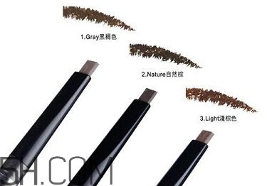 女生怎樣學(xué)會(huì)快速化妝？新手化妝需要的基本用品