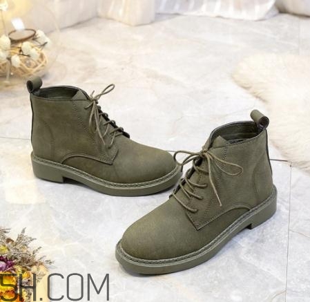 翻毛皮鞋弄上油怎么辦？翻毛皮鞋上的油漬怎么清洗？