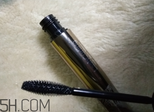 卡姿蘭睫毛膏和火烈鳥(niǎo)睫毛膏哪個(gè)好？對(duì)比