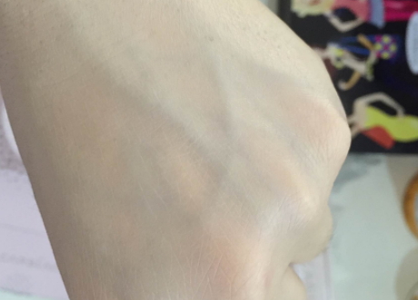 卡姿蘭氣墊cc和瑪麗黛佳哪個好？對比
