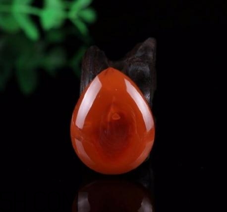 南紅瑪瑙可以泡水嗎？南紅瑪瑙能沾水嗎？