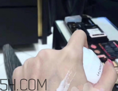 香奈兒la creme main護手霜怎么用？香奈兒鵝卵石護手霜評測