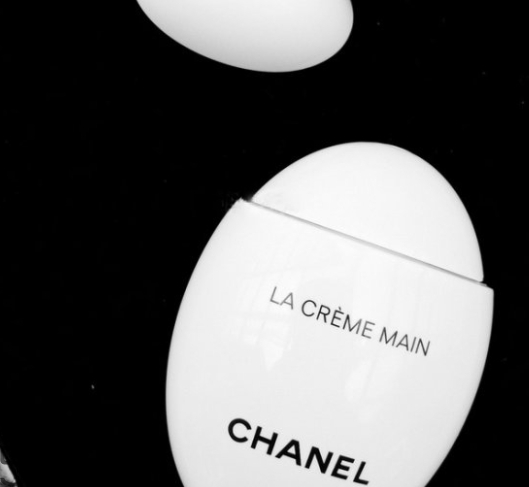 香奈兒la creme main護手霜怎么用？香奈兒鵝卵石護手霜評測