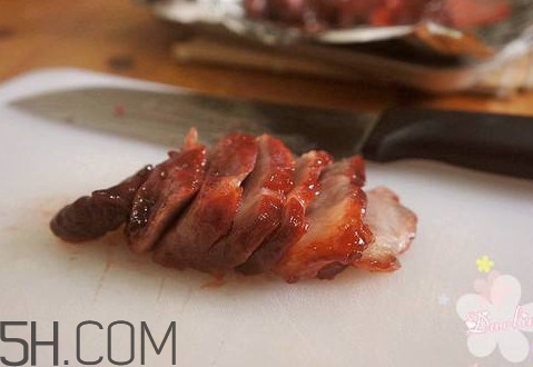 為什么叉燒是紅的？用微波爐如何做叉燒肉