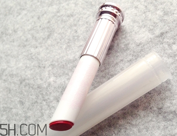 適合學(xué)生用的口紅色號推薦 平價(jià)又好用口紅的牌子有哪些