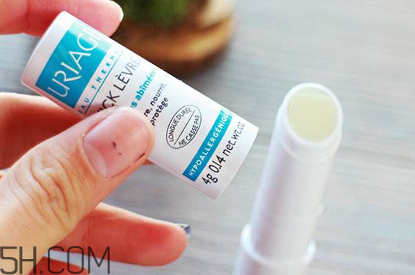 依泉柔潤護(hù)唇膏好用嗎？依泉柔潤護(hù)唇膏多少錢？