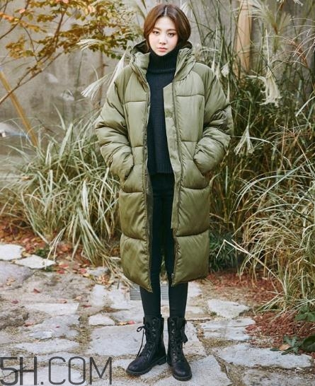 軍綠色羽絨服怎么搭配？軍綠色羽絨服搭配圖片