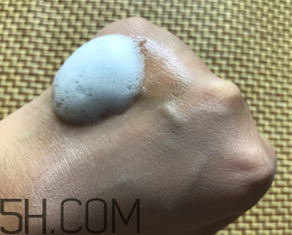 絲塔芙泡沫潔面乳怎么用？泡沫潔面乳用法