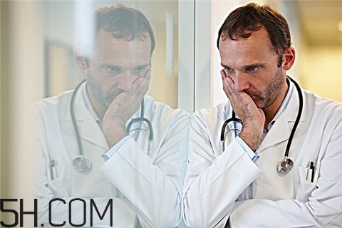 水痘多大年齡出現(xiàn)？水痘多長時間可以上學？