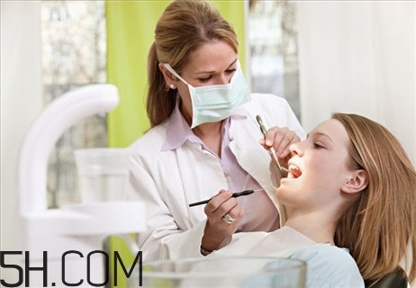 水痘多大年齡出現(xiàn)？水痘多長時間可以上學？