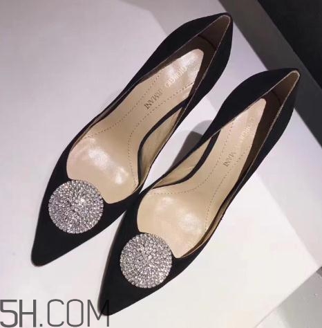 阿瑪尼鞋子質(zhì)量好嗎？阿瑪尼的鞋子好穿嗎？