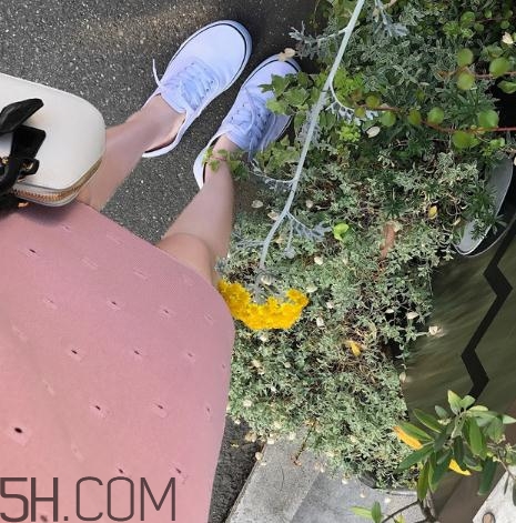 帆布鞋能光腳穿嗎？帆布鞋可以墊增高墊嗎？