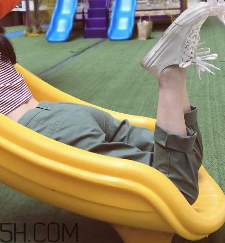 帆布鞋鞋底發(fā)黃怎么辦？帆布鞋鞋底怎么洗白？