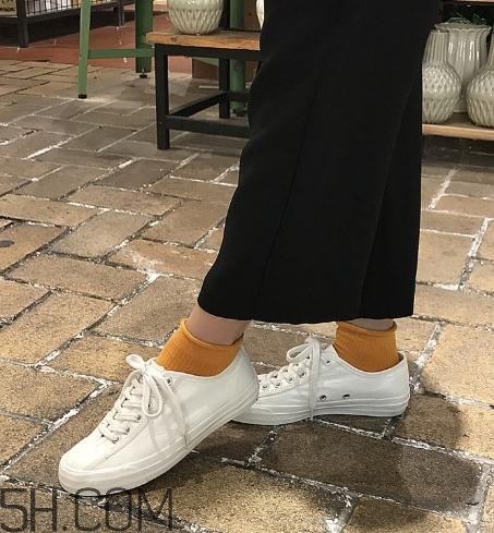 帆布鞋太硬怎么辦？帆布鞋太硬怎么軟化？