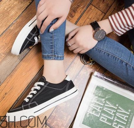 帆布鞋太硬怎么辦？帆布鞋太硬怎么軟化？