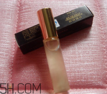 雅芳小黑裙走珠香水怎么樣？雅芳小黑裙走珠香水好聞嗎？