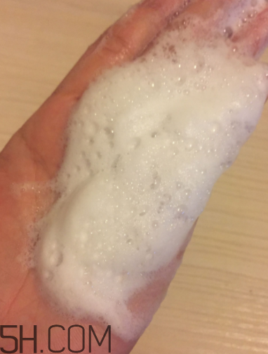 露得清綿密洗面奶怎么樣？露得清綿密洗面奶好用嗎？