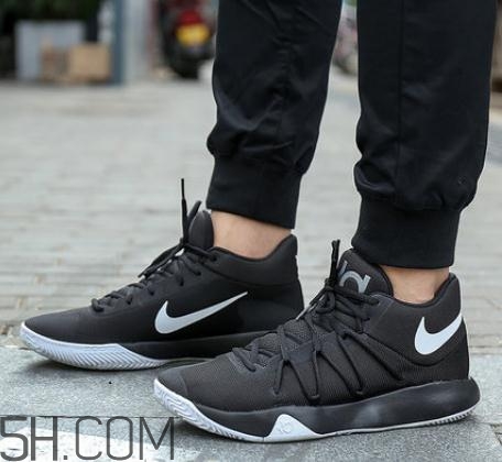 籃球鞋鞋底硬怎么辦？籃球鞋什么底最耐磨？