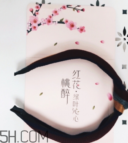 素萃面膜怎么樣？素萃面膜有熒光劑激素嗎？