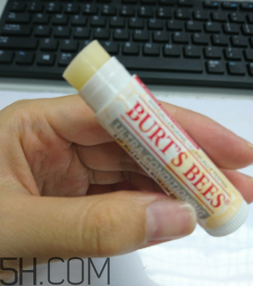 小蜜蜂細(xì)致修護(hù)唇膏怎么樣？好用嗎？