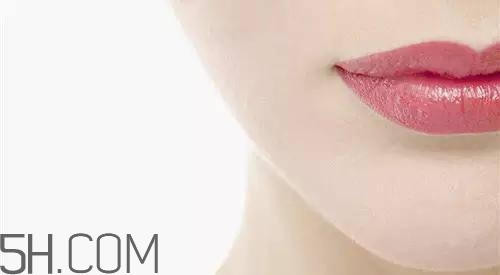 小蜜蜂細(xì)致修護(hù)唇膏怎么樣？好用嗎？