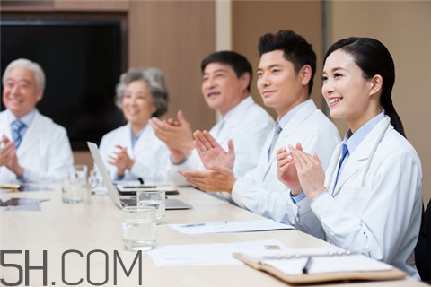 白內(nèi)障能針灸嗎？白內(nèi)障能配眼鏡嗎？