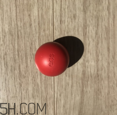 eos潤唇球好用嗎？eos潤唇球使用心得