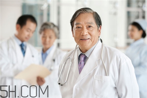 牙周炎吃頭孢有用嗎？牙周炎吃維生素c有用嗎？