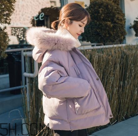 面包服是羽絨服嗎？面包服和羽絨服的區(qū)別