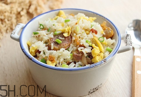 蛋炒飯可以和土豆絲一起吃嗎？蛋炒飯吃多了有什么危害