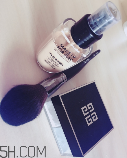 make up forever水粉霜好用嗎？make up forever水粉霜多少錢？