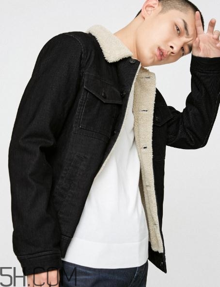 燈芯絨衣服會縮水嗎？燈芯絨衣服粘毛嗎？