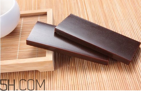 東阿阿膠是什么做的？東阿阿膠和福牌阿膠的區(qū)別