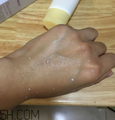 一葉子去角質(zhì)素怎么樣？一葉子去角質(zhì)素怎么用？