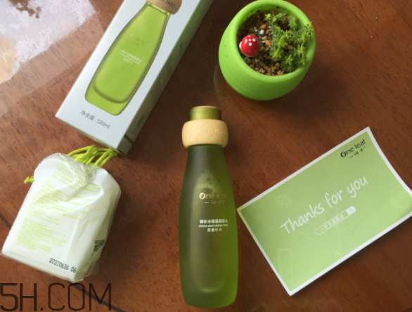 一葉子鮮補水柔膚水怎么樣？一葉子鮮補水柔膚水好用嗎？