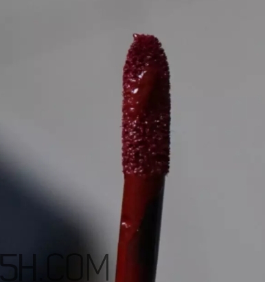 阿瑪尼紅管201多少錢？阿瑪尼紅管201停產(chǎn)了嗎？