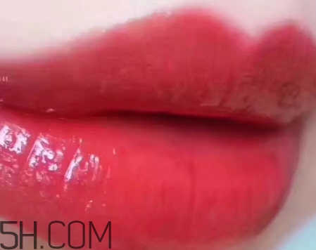 紀(jì)梵希禁忌之吻n11和11區(qū)別 紀(jì)梵希n11和11對(duì)比 紀(jì)梵希禁忌之吻n11和11區(qū)別 紀(jì)梵希n11和11對(duì)比