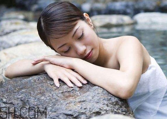 泡溫泉的溫度多少合適？為什么泡溫泉后那么累