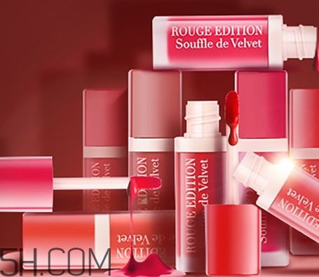 妙巴黎舒芙蕾和天鵝絨區(qū)別 妙巴黎舒芙蕾唇釉和天鵝絨唇釉對(duì)比 妙巴黎舒芙蕾和天鵝絨區(qū)別 妙巴黎舒芙蕾唇釉和天鵝絨唇釉對(duì)比